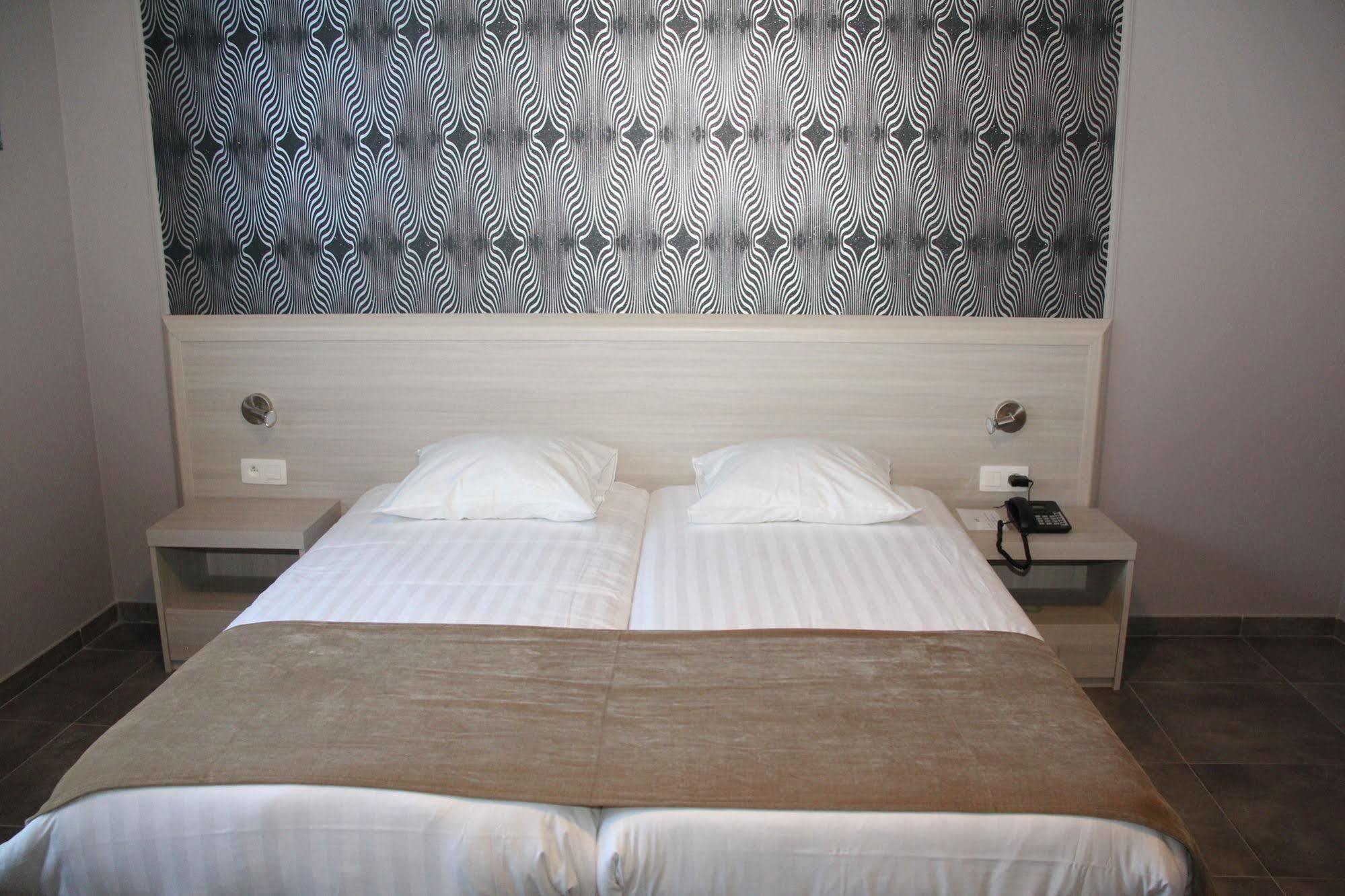 La Louve Hotel